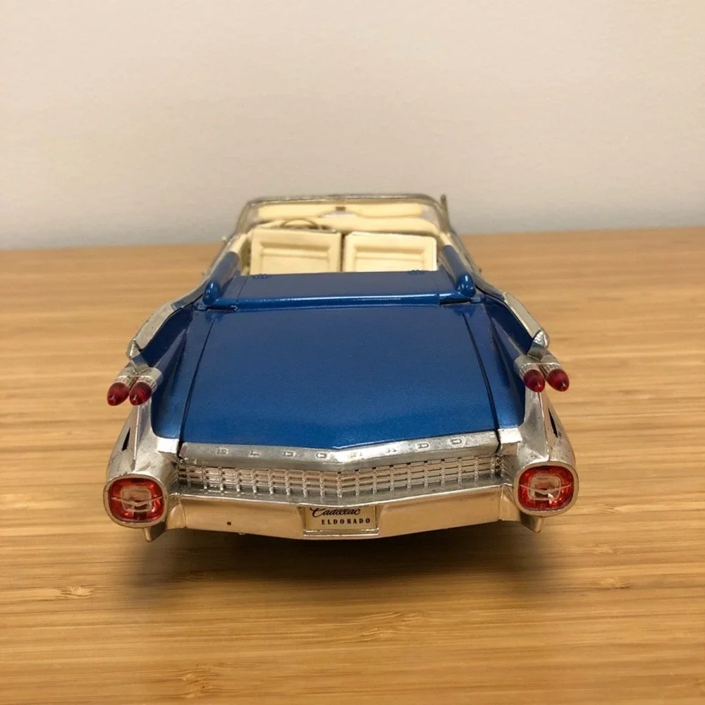 Cadillac Eldorado Diecast Model Car Blue 1959 Convertible Classic Collectible